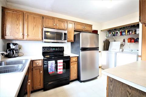 1207 Saddlemaker Dr, Saint Charles, MO 63304 photo 3