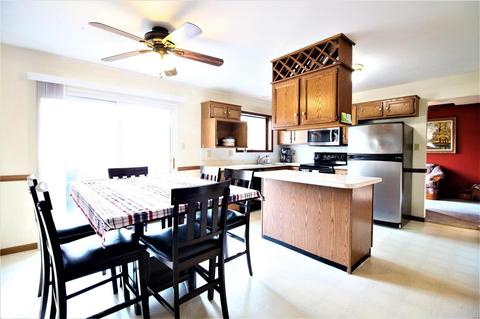 1207 Saddlemaker Dr, Saint Charles, MO 63304 photo 2