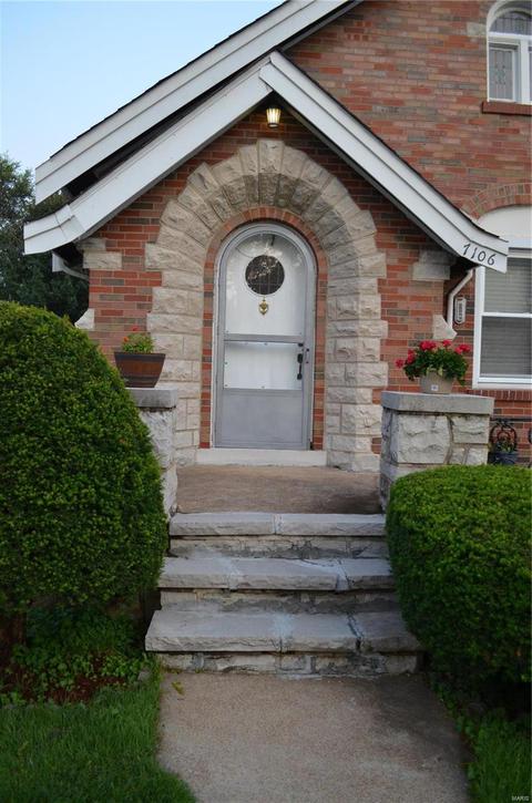 7106 Sharp Ave, Saint Louis, MO 63116 photo 3
