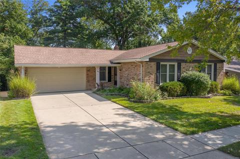 767 Foxwick, Ballwin, MO 63011 photo 1