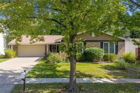 767 Foxwick, Ballwin, MO 63011 photo 4