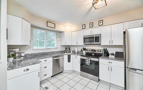 940 Active, Saint Louis, MO 63146 photo 2