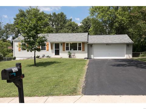 1537 Maple Ln, Ellisville, MO 63011 photo 2