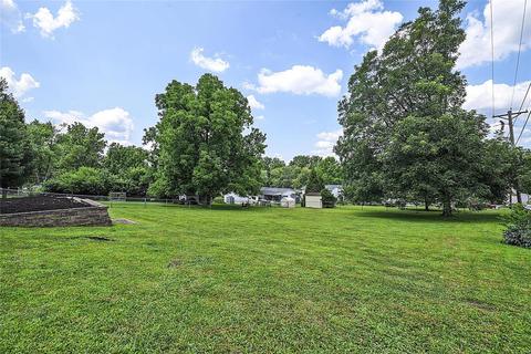301 Wallach Dr, Eureka, MO 63025 photo 2