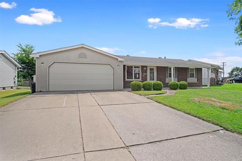 404 Eastbrook Ln, O'fallon, MO 63366 photo 2