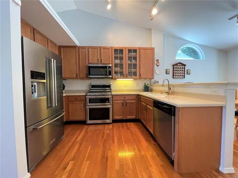 1200 Hunters Chase Dr, Eureka, MO 63025 photo 5