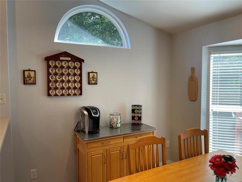 1200 Hunters Chase Dr, Eureka, MO 63025 photo 7