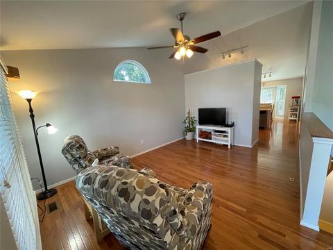 1200 Hunters Chase Dr, Eureka, MO 63025 photo 11
