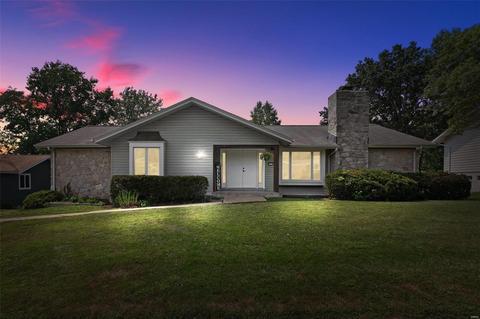 617 Spring Meadows Dr, Manchester, MO 63011 photo 1