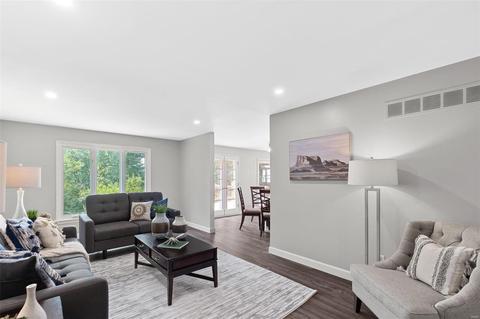 617 Spring Meadows Dr, Manchester, MO 63011 photo 3
