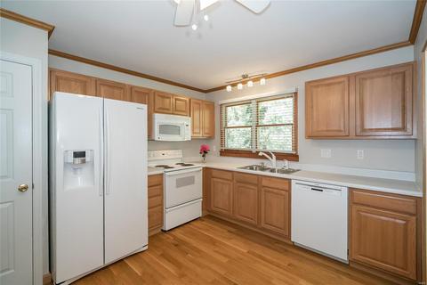 371 Napoli Ct, Ballwin, MO 63021 photo 8