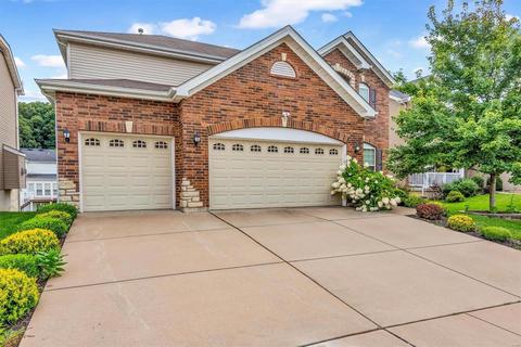 358 Lauren Lndg, Ballwin, MO 63021 photo 2