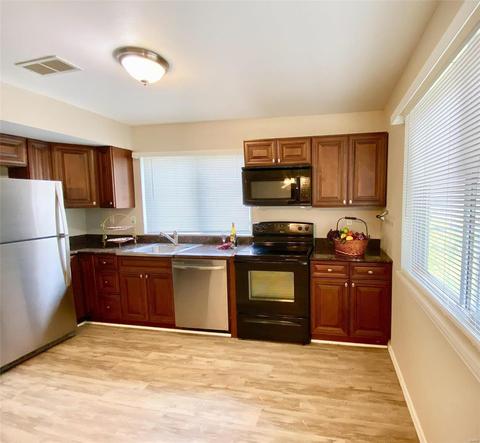 400 Far Hill Dr, Ballwin, MO 63021 photo 8
