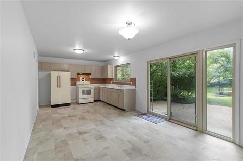 1214 Fieldhurst Dr, Ballwin, MO 63011 photo 3