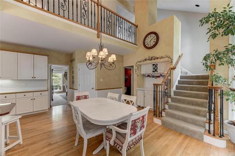 817 Castle Pines Dr, Ballwin, MO 63021 photo 8
