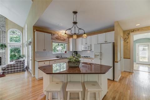 817 Castle Pines Dr, Ballwin, MO 63021 photo 12