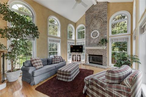 817 Castle Pines Dr, Ballwin, MO 63021 photo 14