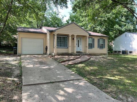 2325 Sundance Dr, O'fallon, MO 63368 photo 2