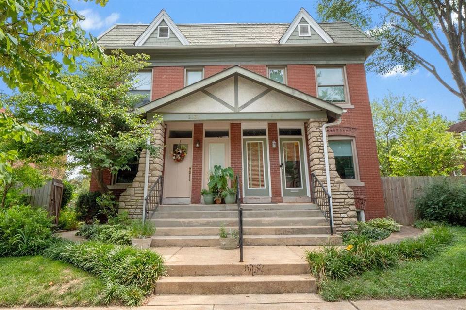 2338 S Compton Ave, Saint Louis, MO 63104 32 Photos MLS 21058058