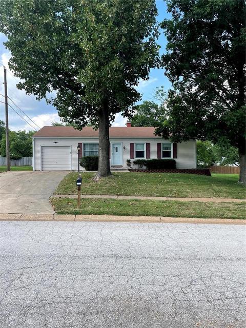 1007 Savoy, Manchester, MO 63011 photo 2