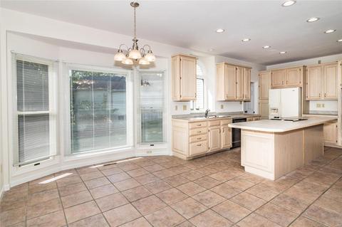 909 Oakgrove Park Ct, Ellisville, MO 63021 photo 14