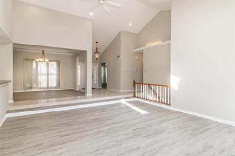 909 Oakgrove Park Ct, Ellisville, MO 63021 photo 7