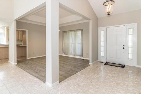 909 Oakgrove Park Ct, Ellisville, MO 63021 photo 4