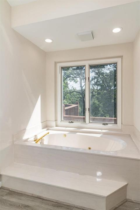 909 Oakgrove Park Ct, Ellisville, MO 63021 photo 33