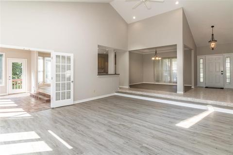 909 Oakgrove Park Ct, Ellisville, MO 63021 photo 6