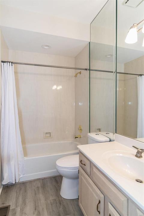 909 Oakgrove Park Ct, Ellisville, MO 63021 photo 38