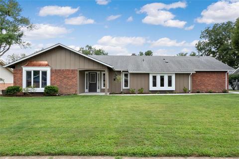 504 Gatehall Ln, Ballwin, MO 63011 photo 2