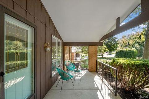 107 Breezeview Dr, Ballwin, MO 63021 photo 4