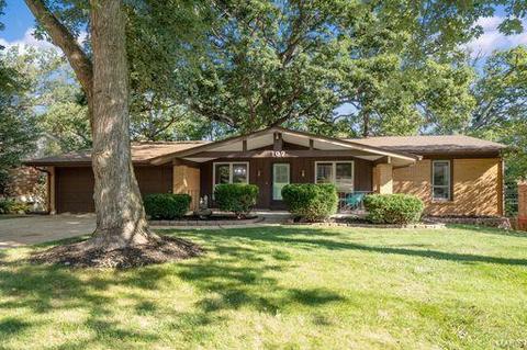 107 Breezeview Dr, Ballwin, MO 63021 photo 2