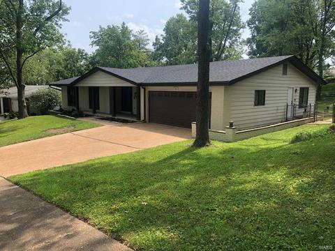 710 Clayworth Dr, Ballwin, MO 63011 photo 1