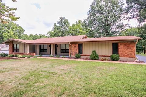 562 Meadow Bridge Dr, Ballwin, MO 63011 photo 2