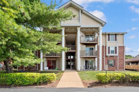 708 Ridgeside Dr #J, Ballwin, MO 63021 photo 1