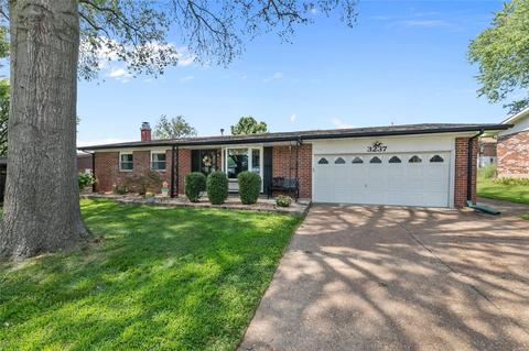 3237 Gwengreen Dr, Bridgeton, MO 63044 photo 1