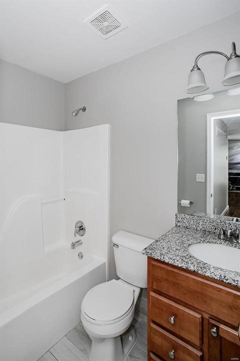 605 Cascade Lake Dr, Ballwin, MO 63021 photo 36