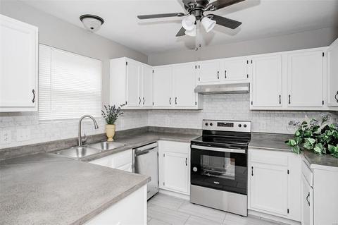 605 Cascade Lake Dr, Ballwin, MO 63021 photo 14