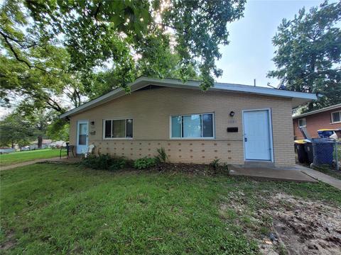 4041 Esseldale, Saint Ann, MO 63074 photo 1