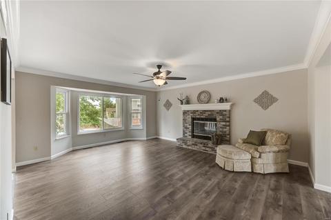 1378 Apple Valley Dr, O'fallon, MO 63366 photo 4