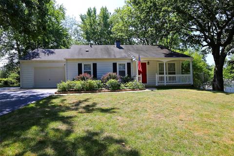 927 Crestland Dr, Ballwin, MO 63011 photo 1
