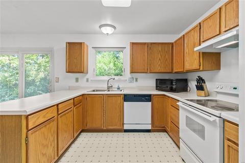 4 Maroglen Ct, O'fallon, MO 63366 photo 8