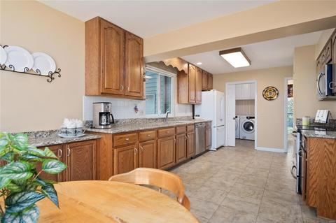 16242 Windfall Ridge Dr, Chesterfield, MO 63005 photo 12