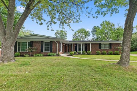 328 Sudbury Ln, Ballwin, MO 63011 photo 1