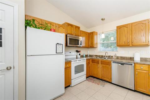 525 Durango Dr, O'fallon, MO 63368 photo 4