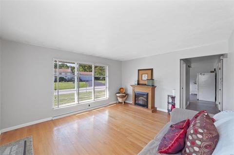 3803 Midview Ave, Bridgeton, MO 63044 photo 4