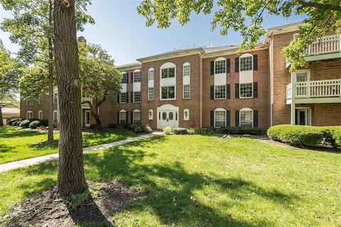 974 Claytonbrook Dr #2D, Ballwin, MO 63011 photo 3