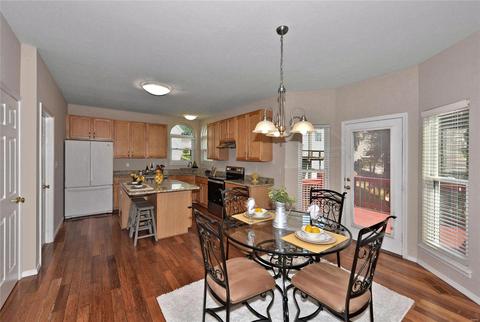 1345 Kiefer Bluffs Dr, Ballwin, MO 63021 photo 8