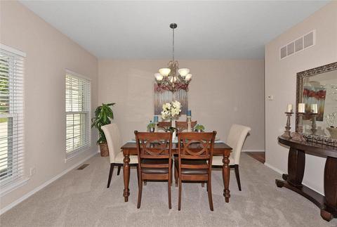 1345 Kiefer Bluffs Dr, Ballwin, MO 63021 photo 4